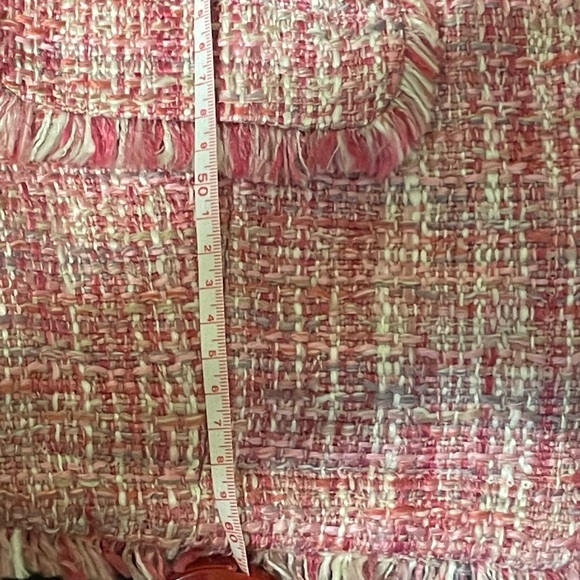 Pink tweed, Chanel-like jacket. - Picture 7 of 8